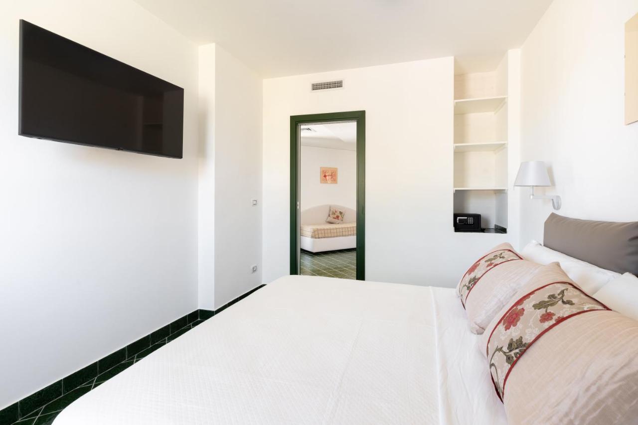 Don Leonardo - Pool And Wellness Bed & Breakfast โปลีญาโนอามาเร ภายนอก รูปภาพ